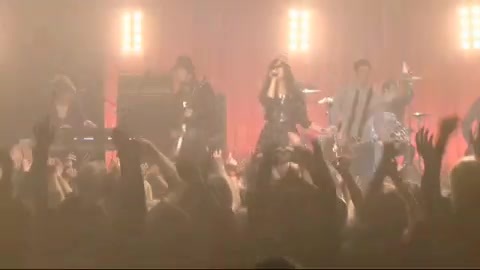 Demi Lovato - Behind the Scenes - Here We Go Again 1385