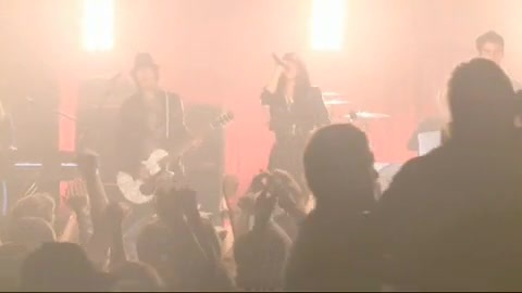 Demi Lovato - Behind the Scenes - Here We Go Again 1410