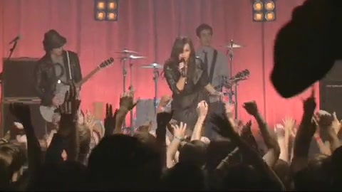 Demi Lovato - Behind the Scenes - Here We Go Again 931