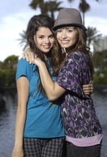 photo18 - Selena and Demi Photo 2