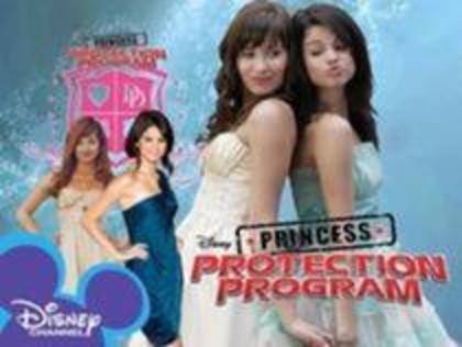 princess protection - Selena and Demi in Princess Protection