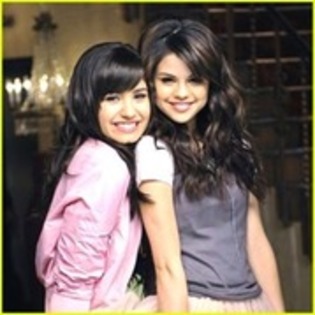 princess protection6 - Selena and Demi in Princess Protection