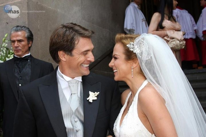 Rene Casados Juan Soler si Silvia Navarro
