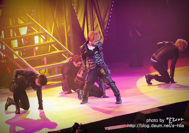 424059_337617659616535_104241489620821_1109293_1932972022_n - Concert Kim Hyun Joong -Let s Dance- xX