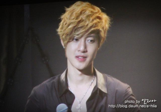 418636_337619502949684_104241489620821_1109337_239623396_n - Concert Kim Hyun Joong -Let s Dance- xX