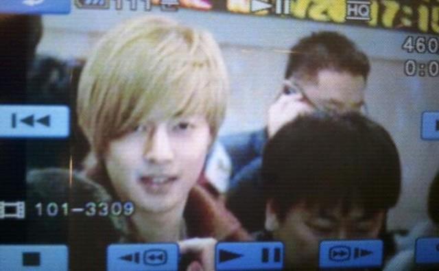 398749_336005286444439_104241489620821_1106120_563582172_n - Kim Hyun Joong in aeroport