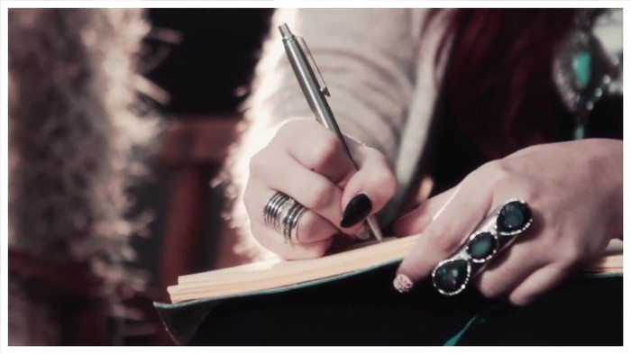 Demi Lovato - Give Your Heart A Break (Lyric video) 1316