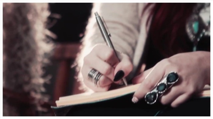 Demi Lovato - Give Your Heart A Break (Lyric video) 1319