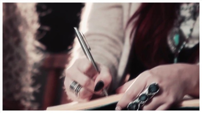 Demi Lovato - Give Your Heart A Break (Lyric video) 1325