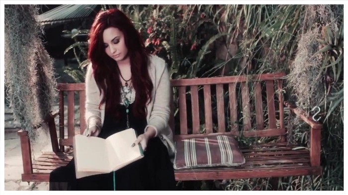 Demi Lovato - Give Your Heart A Break (Lyric video) 1805