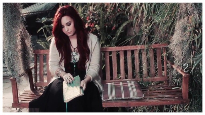 Demi Lovato - Give Your Heart A Break (Lyric video) 1814 - Demilush - Give Your Heart A Break Lyric video Part oo4