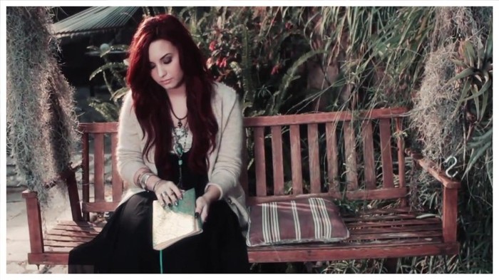 Demi Lovato - Give Your Heart A Break (Lyric video) 1819