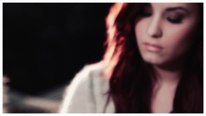 Demi Lovato - Give Your Heart A Break (Lyric video) 1351