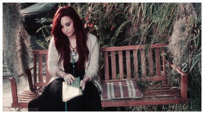 Demi Lovato - Give Your Heart A Break (Lyric video) 1821
