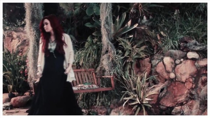 Demi Lovato - Give Your Heart A Break (Lyric video) 1841