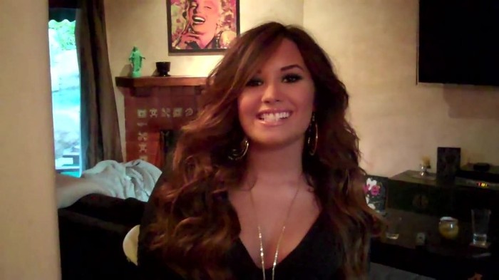 Demi Lovato - Live Chat TODAY! 008 - Demilush - Live Chat Today Captures