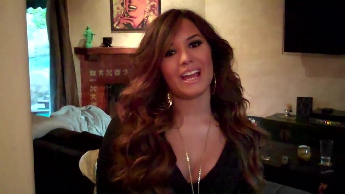 Demi Lovato - Live Chat TODAY! 015 - Demilush - Live Chat Today Captures