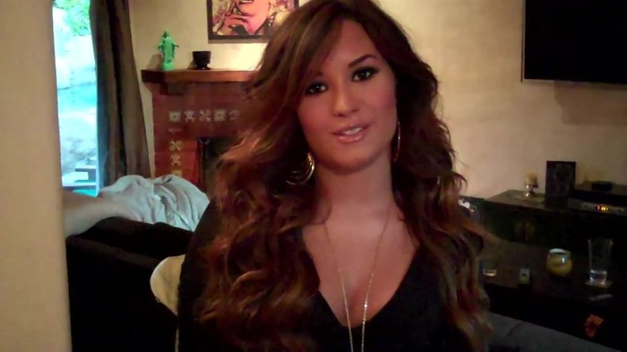 Demi Lovato - Live Chat TODAY! 033 - Demilush - Live Chat Today Captures