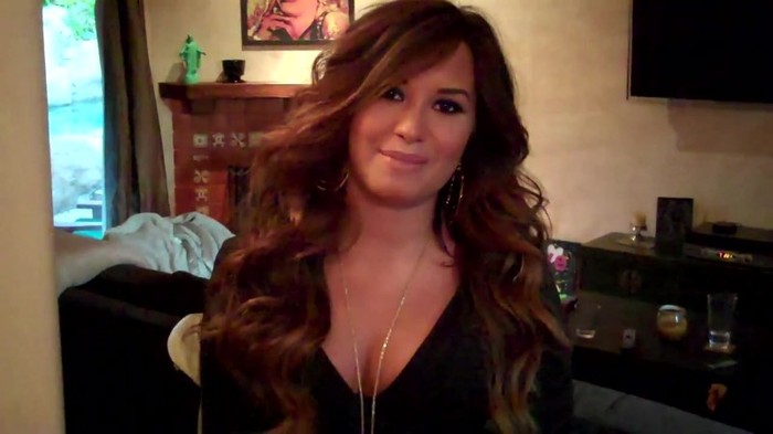 Demi Lovato - Live Chat TODAY! 063