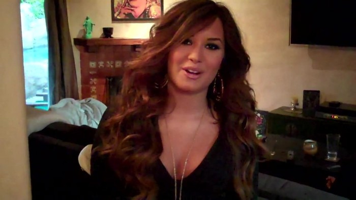 Demi Lovato - Live Chat TODAY! 068