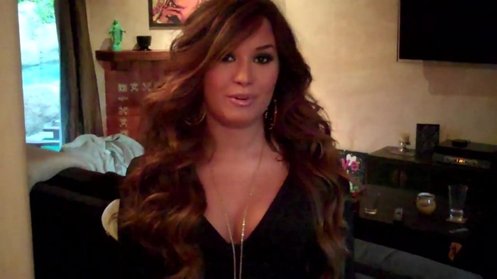 Demi Lovato - Live Chat TODAY! 078 - Demilush - Live Chat Today Captures