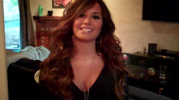 Demi Lovato - Live Chat TODAY! 174