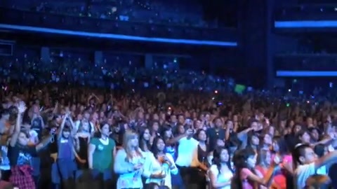 DEMI LOVATO - LIVE IN LOS ANGELES 587 DEMI LOVATO - LIVE IN LOS ANGELES 587
