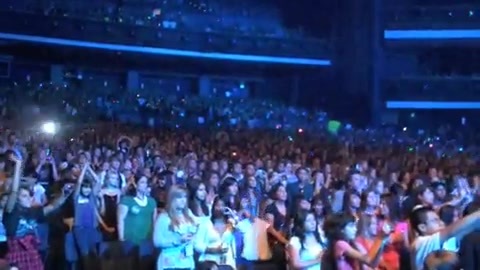 DEMI LOVATO - LIVE IN LOS ANGELES 591 DEMI LOVATO - LIVE IN LOS ANGELES 591
