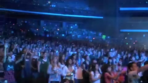 DEMI LOVATO - LIVE IN LOS ANGELES 598 DEMI LOVATO - LIVE IN LOS ANGELES 598