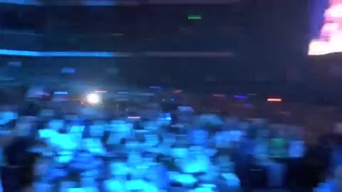 DEMI LOVATO - LIVE IN LOS ANGELES 609