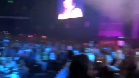 DEMI LOVATO - LIVE IN LOS ANGELES 613