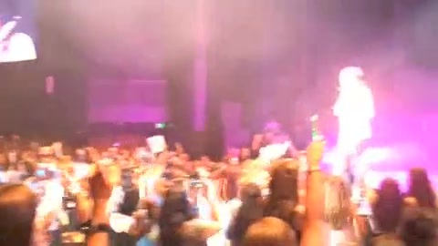 DEMI LOVATO - LIVE IN LOS ANGELES 620