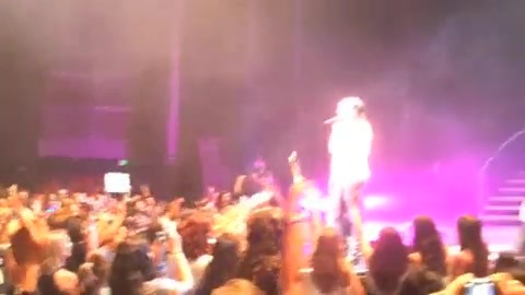 DEMI LOVATO - LIVE IN LOS ANGELES 624 DEMI LOVATO - LIVE IN LOS ANGELES 624