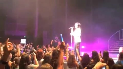 DEMI LOVATO - LIVE IN LOS ANGELES 633 DEMI LOVATO - LIVE IN LOS ANGELES 633