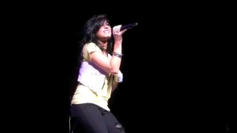 DEMI LOVATO - LIVE IN LOS ANGELES 648 DEMI LOVATO - LIVE IN LOS ANGELES 648