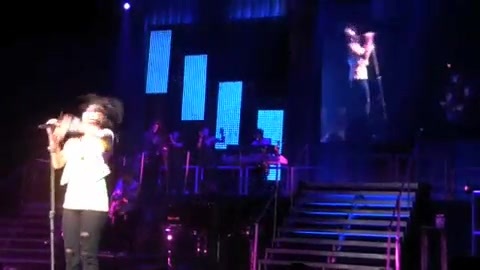 DEMI LOVATO - LIVE IN LOS ANGELES 666