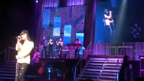 DEMI LOVATO - LIVE IN LOS ANGELES 683 DEMI LOVATO - LIVE IN LOS ANGELES 683