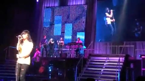 DEMI LOVATO - LIVE IN LOS ANGELES 685 DEMI LOVATO - LIVE IN LOS ANGELES 685