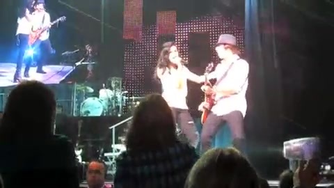 DEMI LOVATO - LIVE IN LOS ANGELES 696 DEMI LOVATO - LIVE IN LOS ANGELES 696