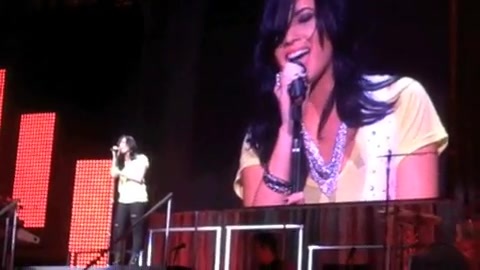 DEMI LOVATO - LIVE IN LOS ANGELES 728 DEMI LOVATO - LIVE IN LOS ANGELES 728