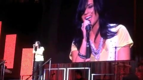 DEMI LOVATO - LIVE IN LOS ANGELES 729 DEMI LOVATO - LIVE IN LOS ANGELES 729