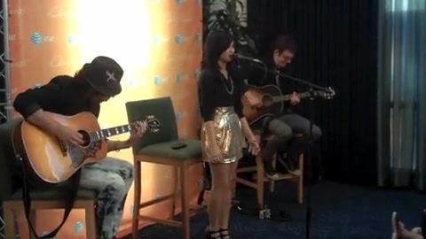 DEMI LOVATO - LIVE IN LOS ANGELES 384