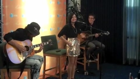 DEMI LOVATO - LIVE IN LOS ANGELES 400