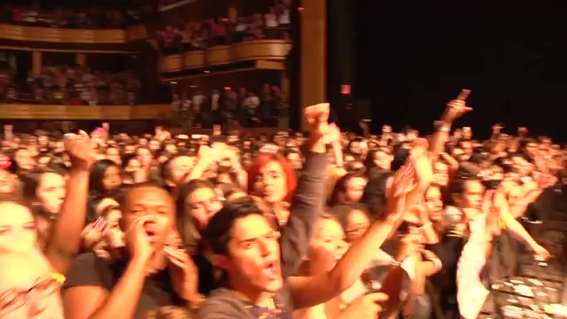 Demi Lovato - Live in New York! 054