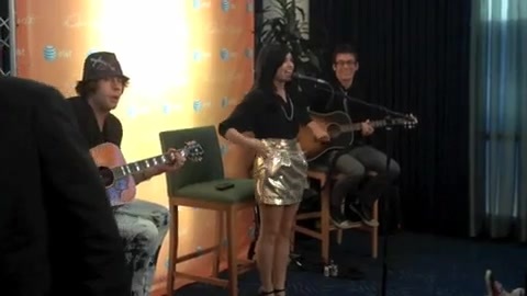 DEMI LOVATO - LIVE IN LOS ANGELES 450