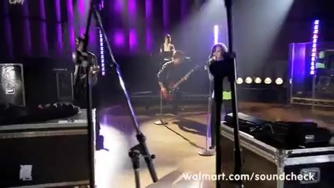 Demi Lovato - Remember December - Walmart Souncheck 1100 - Demilush - Remember December - Walmart Souncheck Part oo3