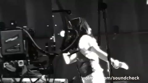 Demi Lovato - Remember December - Walmart Souncheck 1617