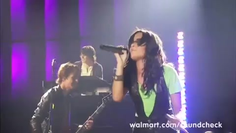 Demi Lovato - Remember December - Walmart Souncheck 1629