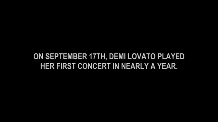 Demi Lovato - Remember December (Live in New York - fan video) 020