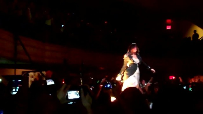 Demi Lovato - Remember December (Live in New York - fan video) 518